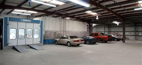Magical paintshop and body shop in Fontana